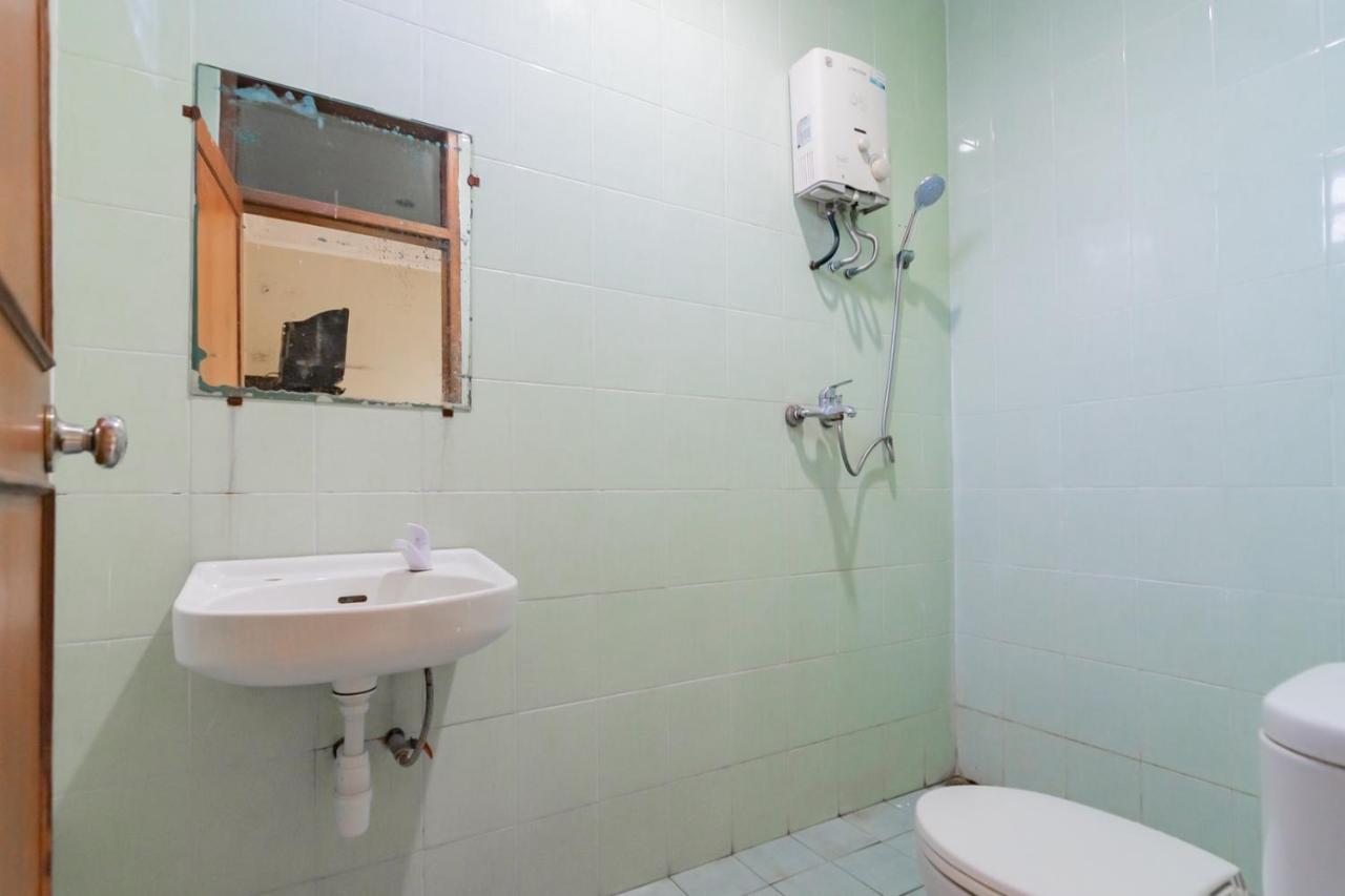 Hotel Markoni Pamanukan Mitra Reddoorz Pamanukan Hilir Esterno foto